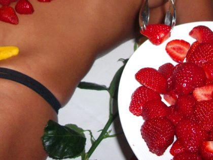 Mesa erótica humana – Buffet de frutas (Body Fruits)